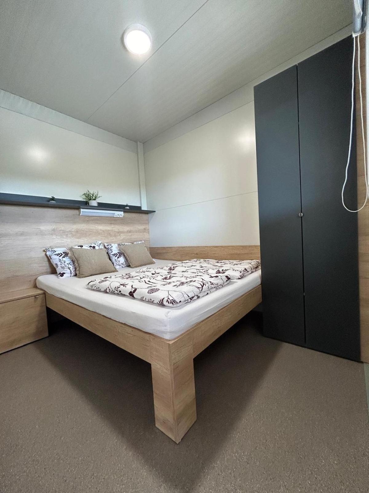 Mobile Home Vilmaris Pakostane Exterior photo